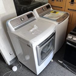 LG TOP LOAD WASHER AND GAS DRYER