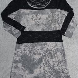 Women's Size Medium DAYTRIP long Sleeve Shirt Embroidery Thin 