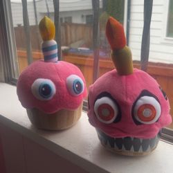 FNAF funko pop chica cupcakes