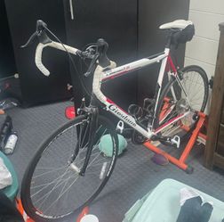 Giordano Libero 2.0 Road Bike with Indoor Training Stand