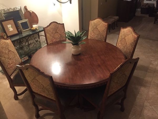 6ft 72 Round Rustic Tuscan Mediterranean Dining Table With 6 6ft 72 Round Rustic Tuscan Mediterranean Dining Table With 6 Oversized Leather Upholstered Chairs For In Las Vegas Nv Offerup
