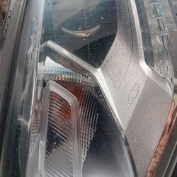 Chevrolet  Tarversa 2018 - 2021.    Land R  HEADLIGHTS