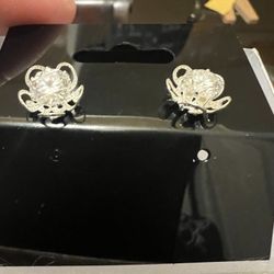 Elegant Silver Flower Stud Earing With 2 CT VVS1 Moissanite GRA Certified 