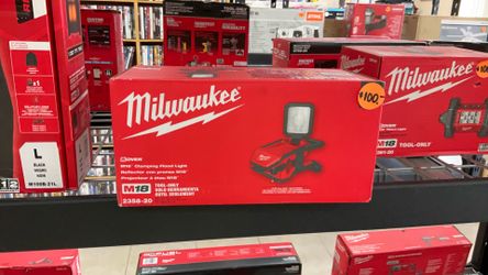 MILWAUKEE 2358-20 ROVER CLAMPING FLOOD LIGHT (TOOL ONLY).