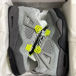 Air Jordan 4 Retro SE 95 Neon