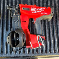 Milwaukee
M18 FUEL 18-Volt Lithium-Ion Brushless Cordless Coil Roofing Nailer (Tool Only)