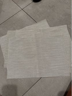 Gold and White Woven Place Mats 6pc