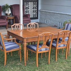 Elegant Maple Dining Set – Beautiful Carved Chairs