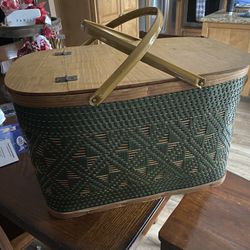 Vintage Hawkeye Picnic Basket