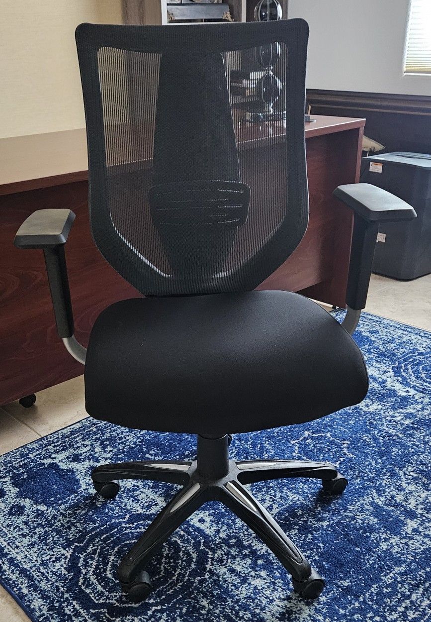 Mesh Office Chair with Chair Mat