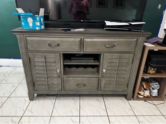 Nantucket Breezeway Server