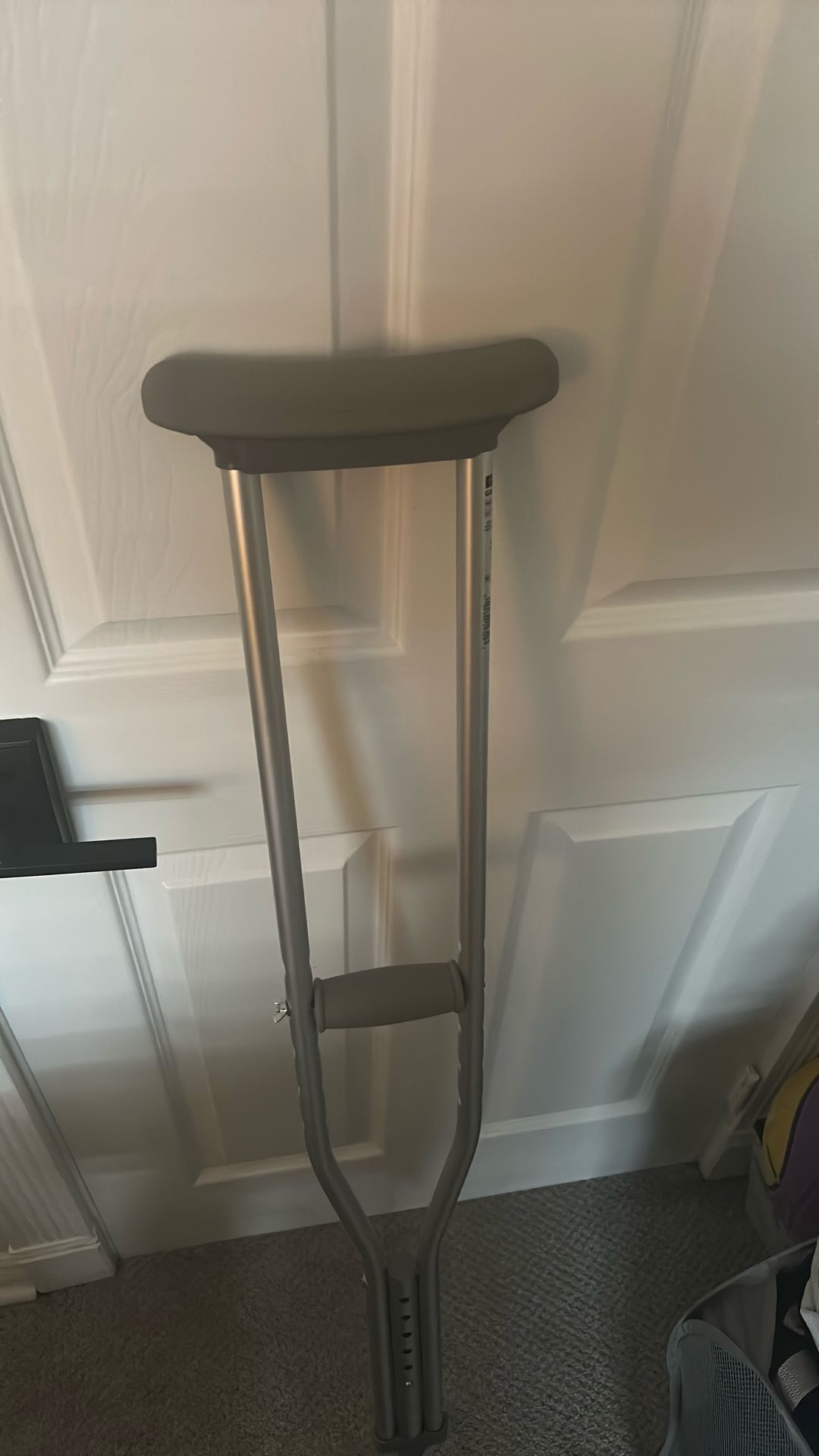 2 crutches