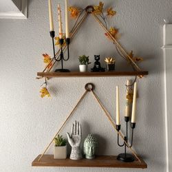 Hanging Shelves & Decor