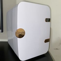Mini Fridge (Skincare & Drinks)