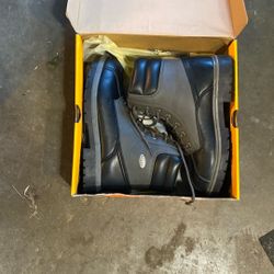 Lugs work boots brand new