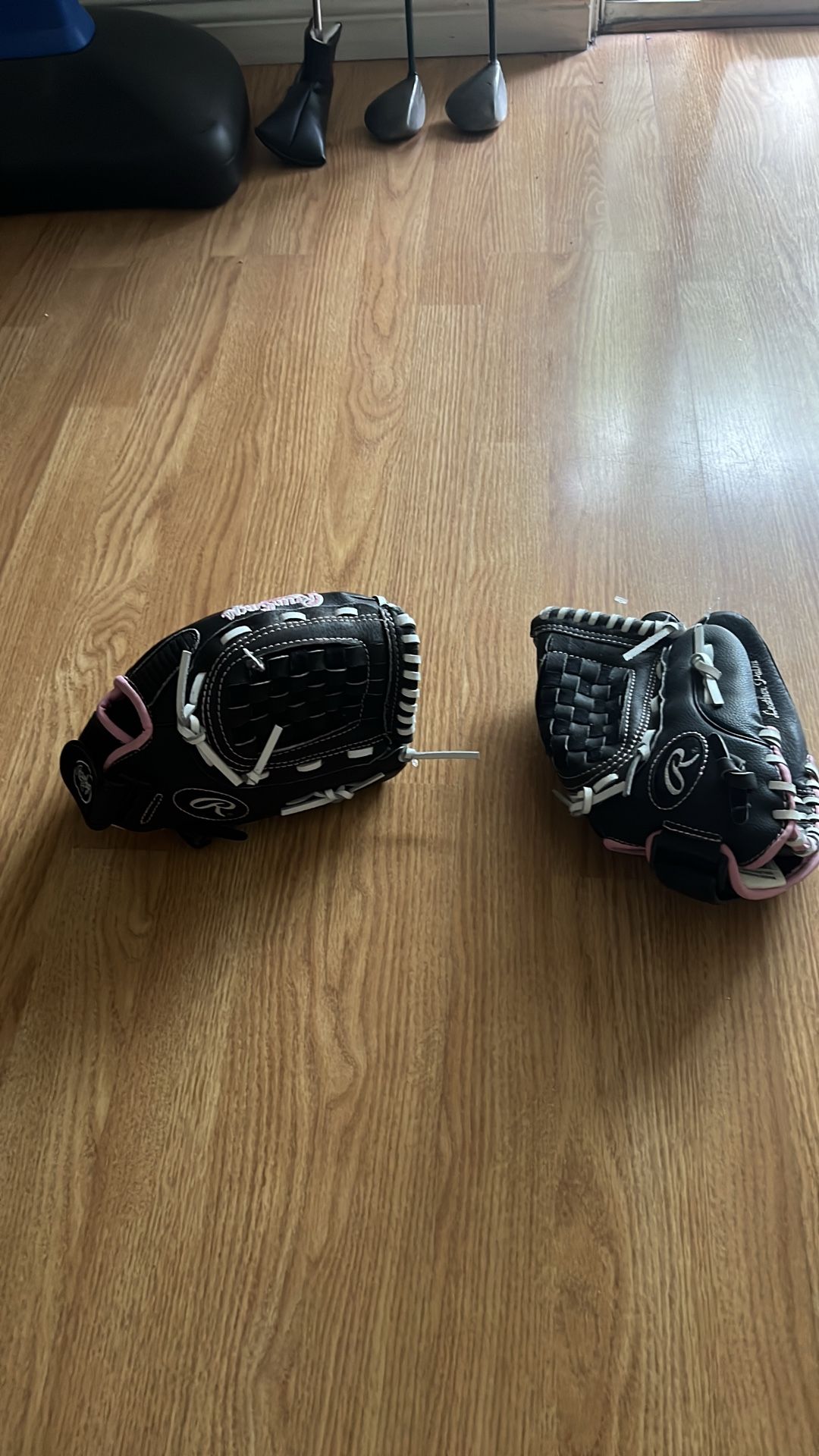 Rawlings softball baseball gloves bat basketball