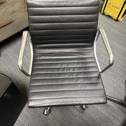 Herman Miller Eames Aluminum Group Chair Authentic 50th anniversary edition