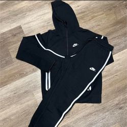 Nike tech