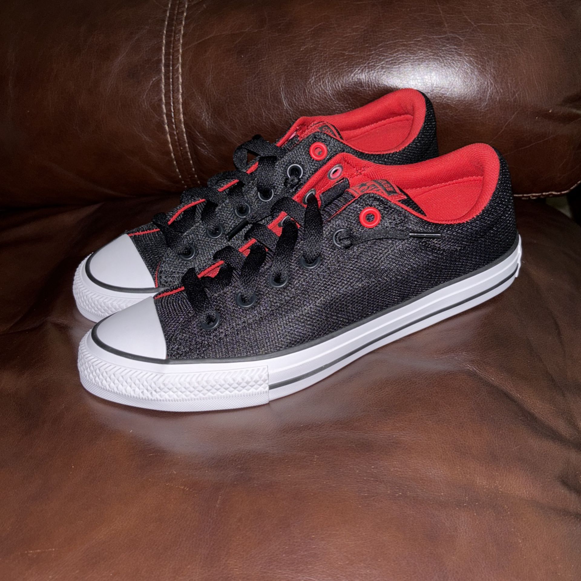 Converse All Stars Chuck Taylor Black and Red Low Top Shoes 