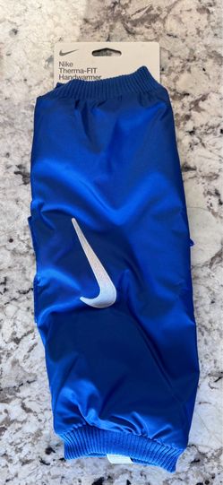 Nike therma fit hand warmer