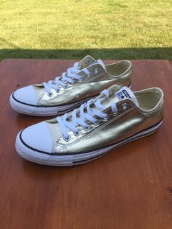 Men’s gold converse sneakers