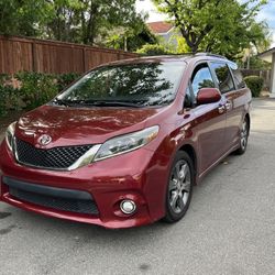 2015 Toyota Sienna SE 