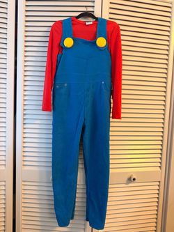 🍄 Mario Costume – Size 8/10