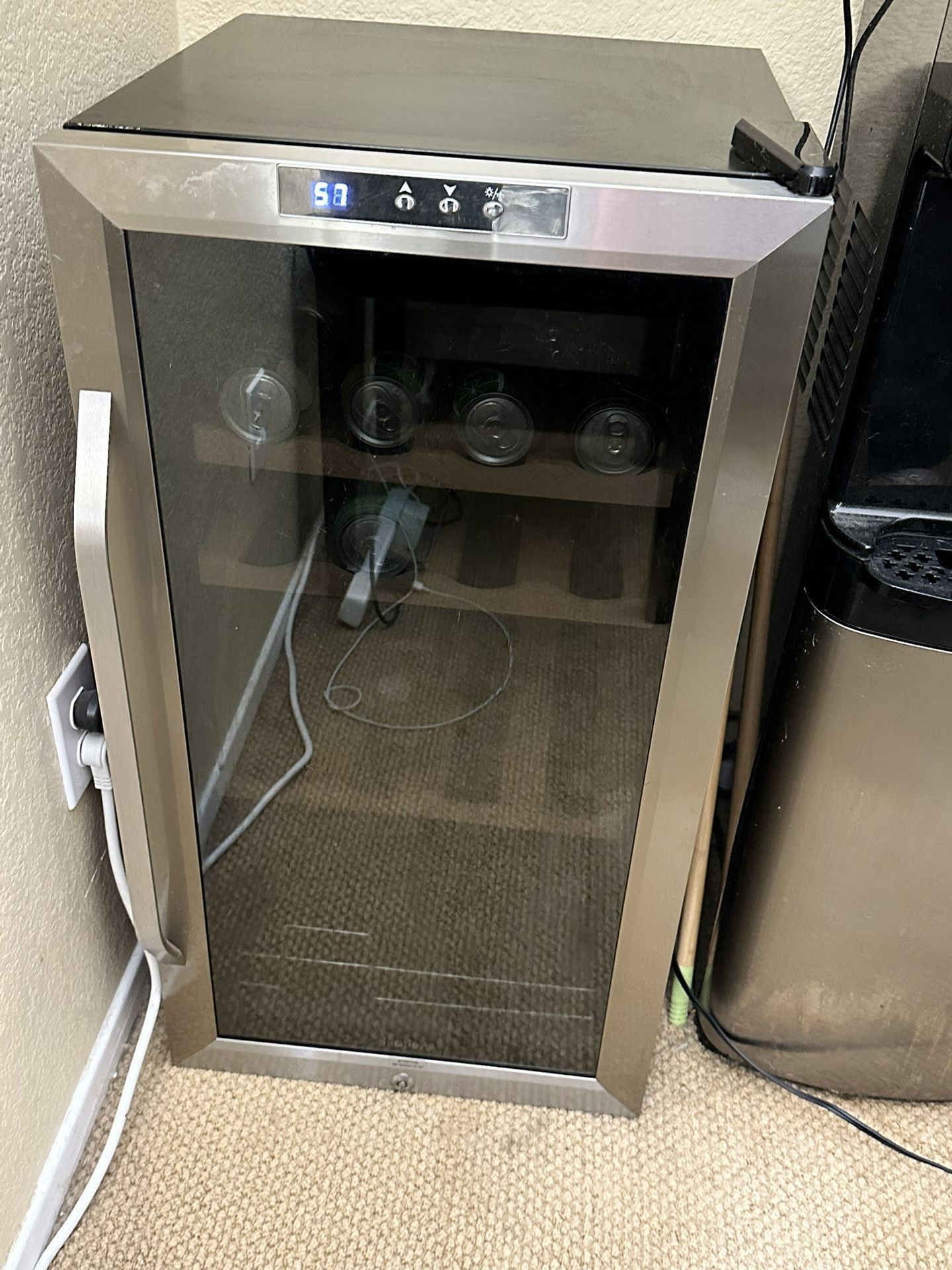 Temp Controlled Wine Fridge/mini Fridge 