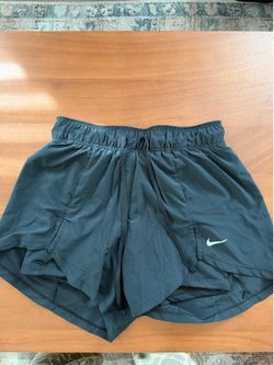 NIKE WOMENS WORKOUT SHORTS