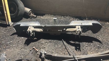 2007 Dodge ram 2500 heavy duty truck bed hitch and bumper heavy duty $100
