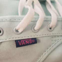new Van's shoes size9.5 