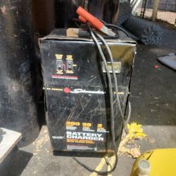 Schumacher BATTERY CHARGER