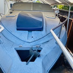 1983 24’ Bayline Boat With trailer 