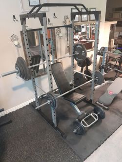 Weight Racks Home Gym + 950 LBS. Total Weight Plates + 2 Workout Benches + 5 Workout Bars