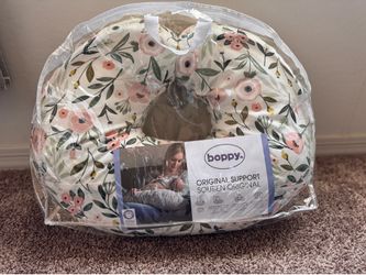 ￼Boppy Original Nursing Pillow with Cover - Excellent Condition