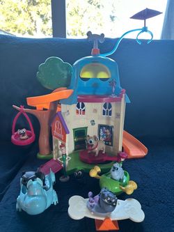 Puppy Dog Pals Playset with Figures and Vehicles