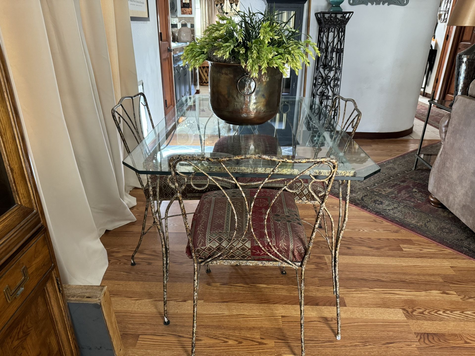 Indoor Or Outdoor  Glass Table With 4 Chairs