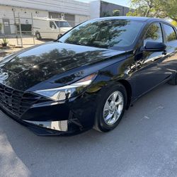 2023 HYUNDAI ELANTRA SE