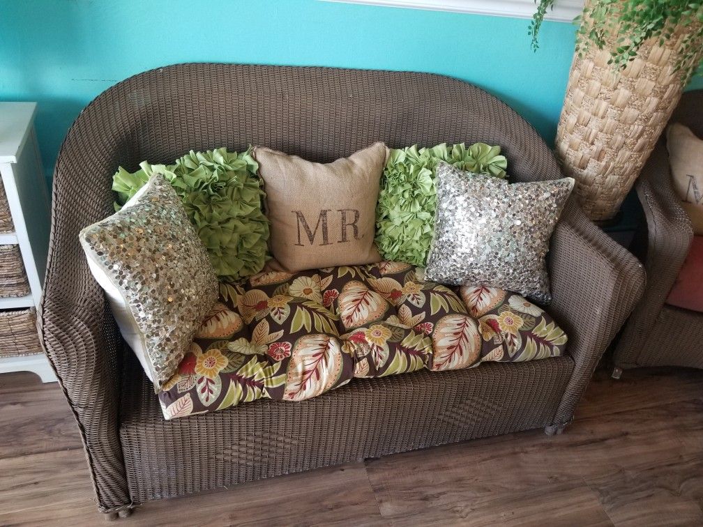 Wicker set labor day weekend sale at Picky Pinchers furniture Resell