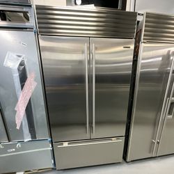 Sub-Zero 42” French Door Built-In Refrigerator – Stainless Steel