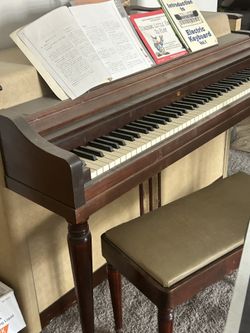 Upright piano