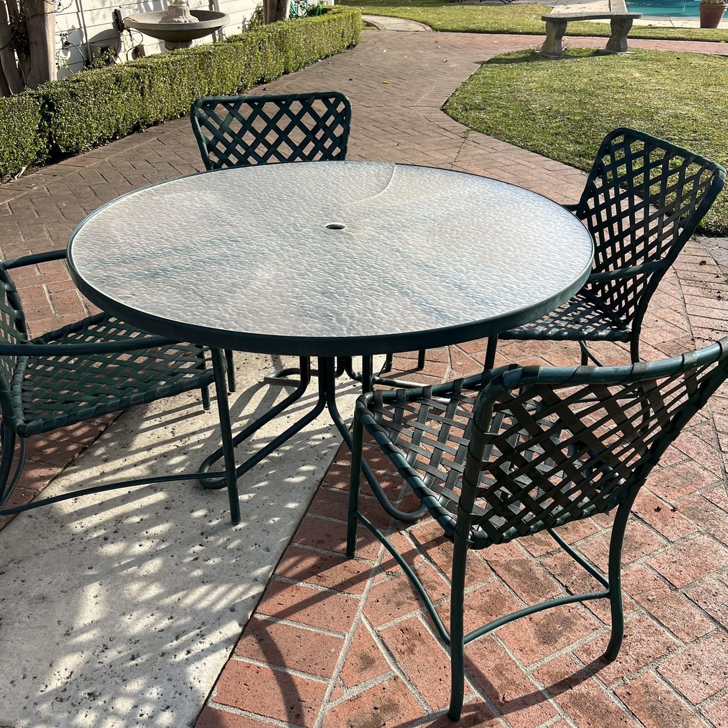 Brown Jordan Patio Table And 4 Chairs