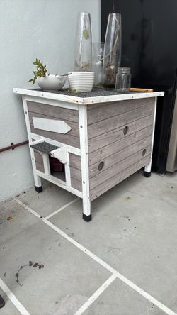 Cat house