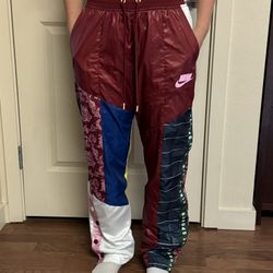 Nike Sportswear Woman’s Small Track Pants