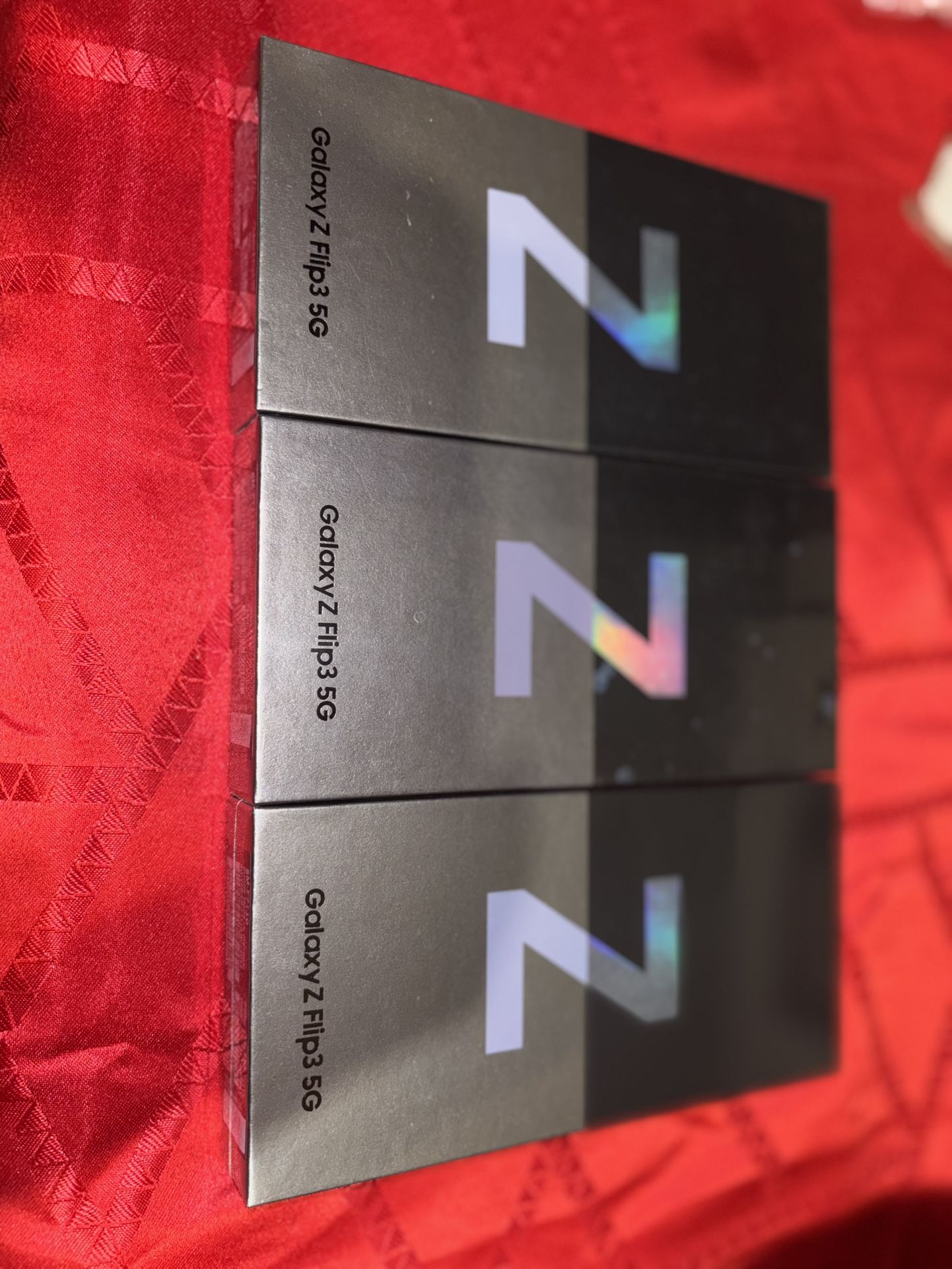 Brand New Samsung Galaxy Z Flip 3 5G β 256GB Purple (Unlocked)