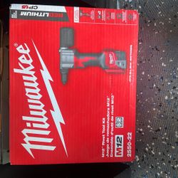 Milwaukee Rivet Gun M12