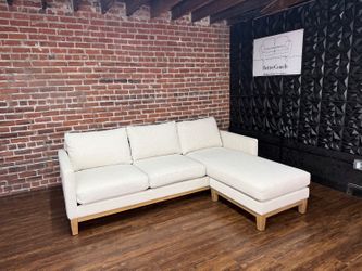 Delivery Available Henredon beige sofa couch w reverse chaise retails 950
