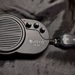 Portable Amplifier for Guitars Or Mic