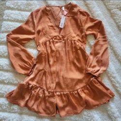Glam Light Copper V neck Long Sleeve Ruffle Mini Dress size Small
NEW condition