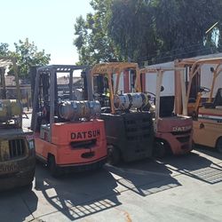 * * * FORKLIFT Blowout Sale. Every Lift Must Go! LP Electric * * *
